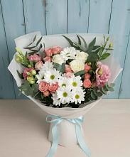 Букет цветов из:  Розы, Лизиантусы и Хризантемы в Солнечном Красноярского края