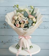 Букет цветов из:  Розы и Лизиантусы в Солнечном Красноярского края