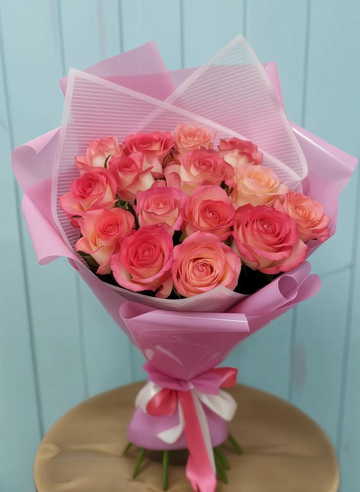 Букет 15 Розовых роз Равель в Солнечном Красноярского края
