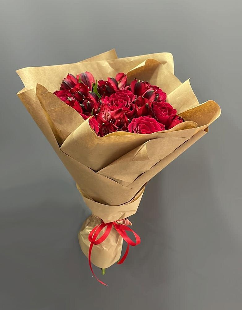 Букет цветов из: Альстромерии и Розы в Солнечном Красноярского края