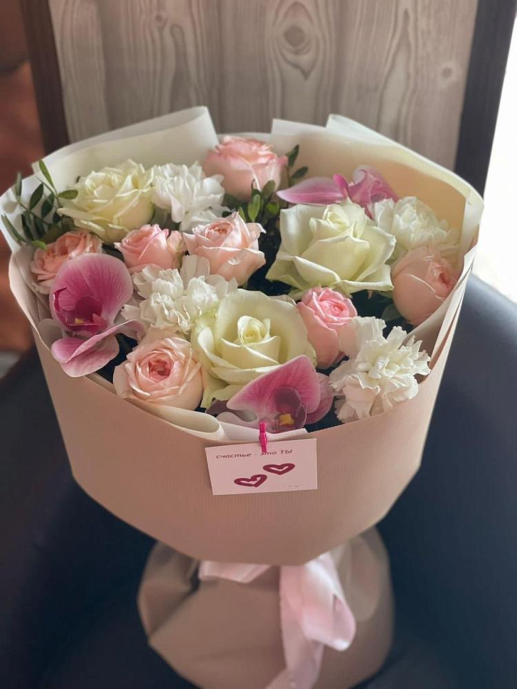 Букет цветов из: Орхидеи, Розы и Гвоздики в Солнечном Красноярского края