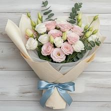 Букет цветов из:  Лизиантусы в Солнечном Красноярского края