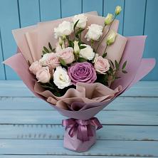 Букет цветов из:  Розы и Лизиантусы в Солнечном Красноярского края