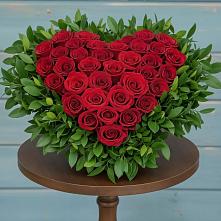 Цветочная композиция из Розы в виде сердца в Солнечном Красноярского края