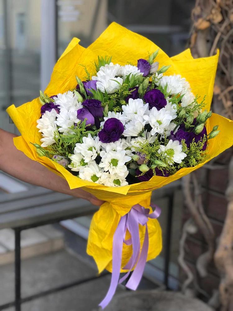 Букет цветов из: Ирисы, Хризантемы и Ромашки в Солнечном Красноярского края