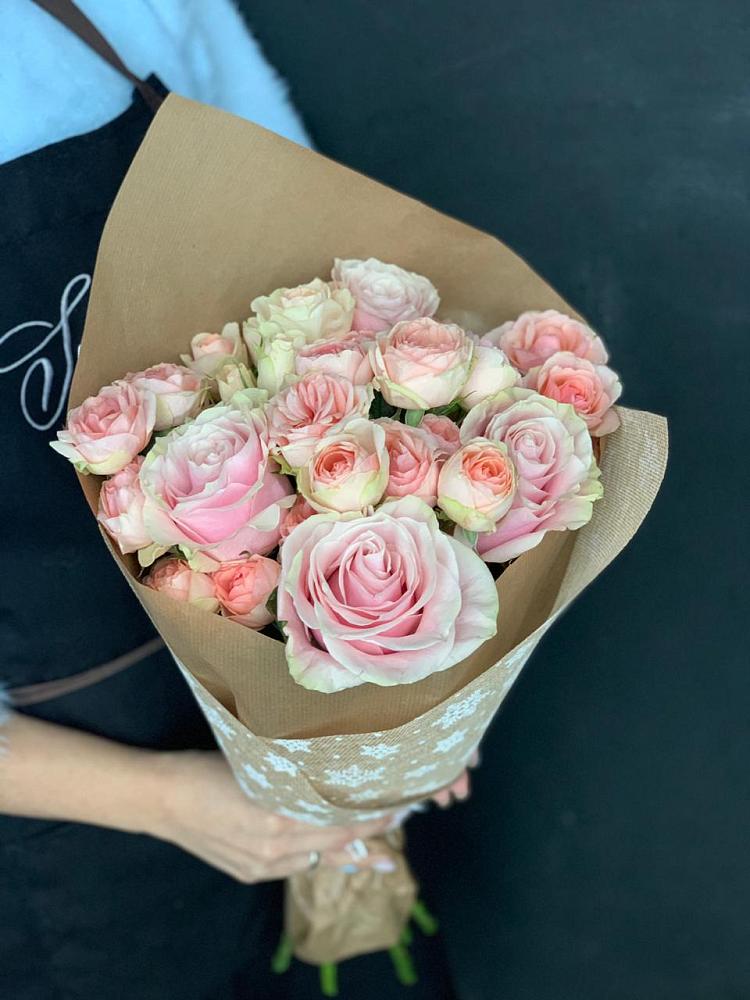 Букет цветов из: Хризантемы и Розы в Солнечном Красноярского края