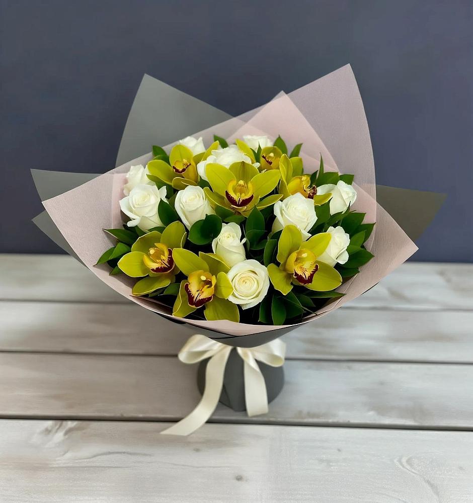 Букет цветов из: Орхидеи и Розы в Солнечном Красноярского края