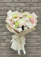 Букет цветов из:  Гвоздики, Розы, Лизиантусы и Хризантемы в Солнечном Красноярского края