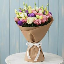 Букет цветов из:  Лизиантусы в Солнечном Красноярского края