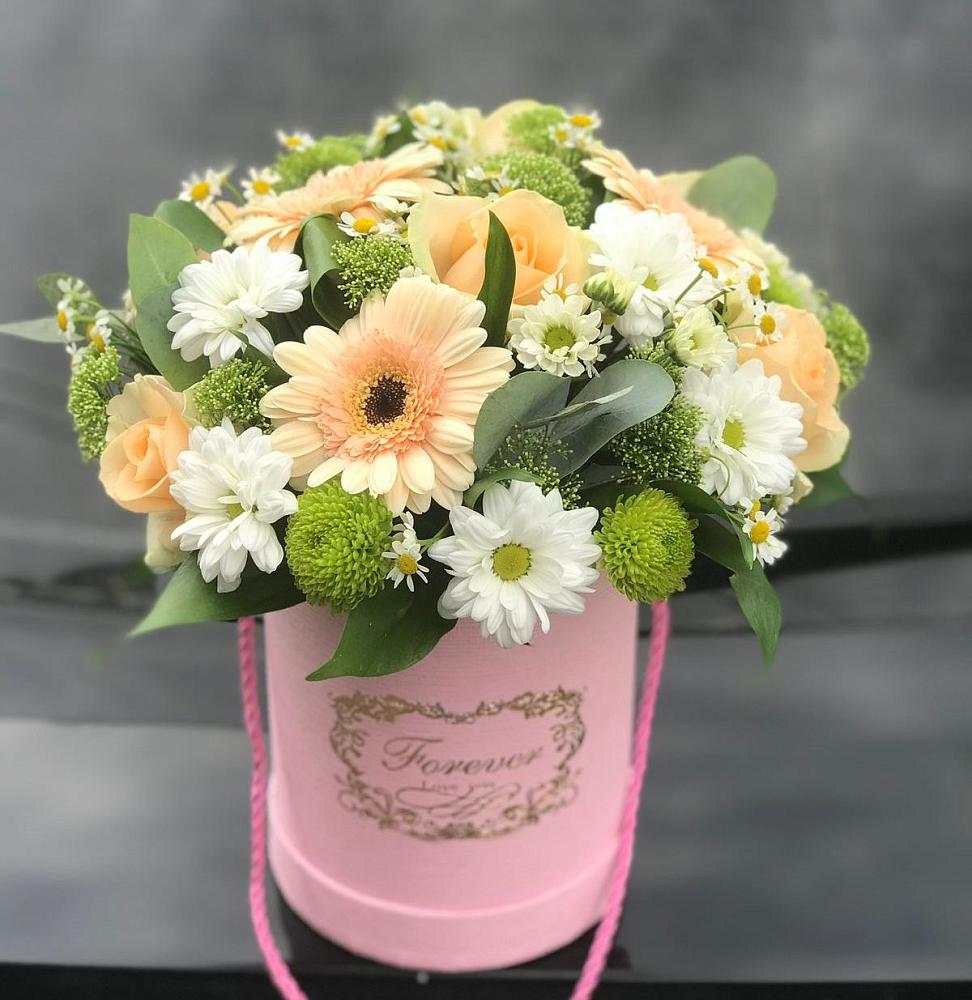 Цветочная композиция из Розы, Герберы и Хризантемы в шляпной коробке в Солнечном Красноярского края