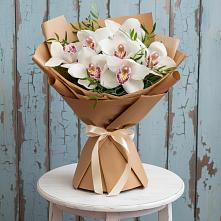 Букет цветов из:  Орхидеи и Розы в Солнечном Красноярского края