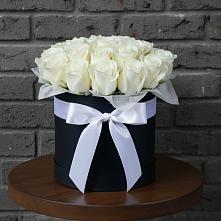 Цветочная композиция из Розы в шляпной коробке в Солнечном Красноярского края