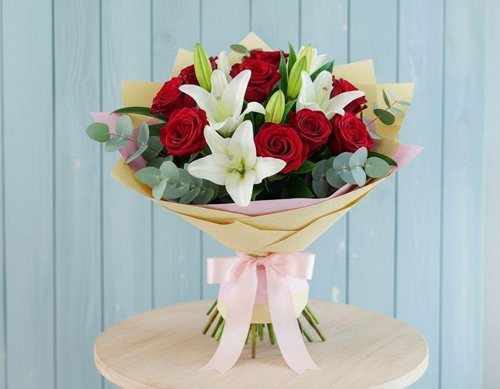 Букет цветов из: Лилии и Розы в Солнечном Красноярского края